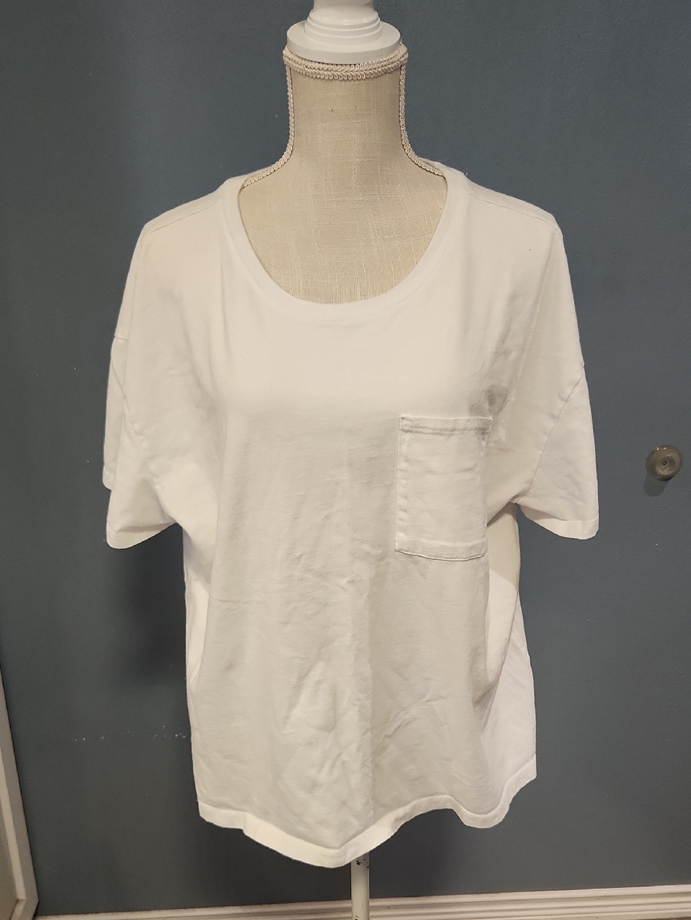 TimeandTrue Cotton One Pocket Flowy Lightweight Minimalist Scoopneck Tee Shirt
